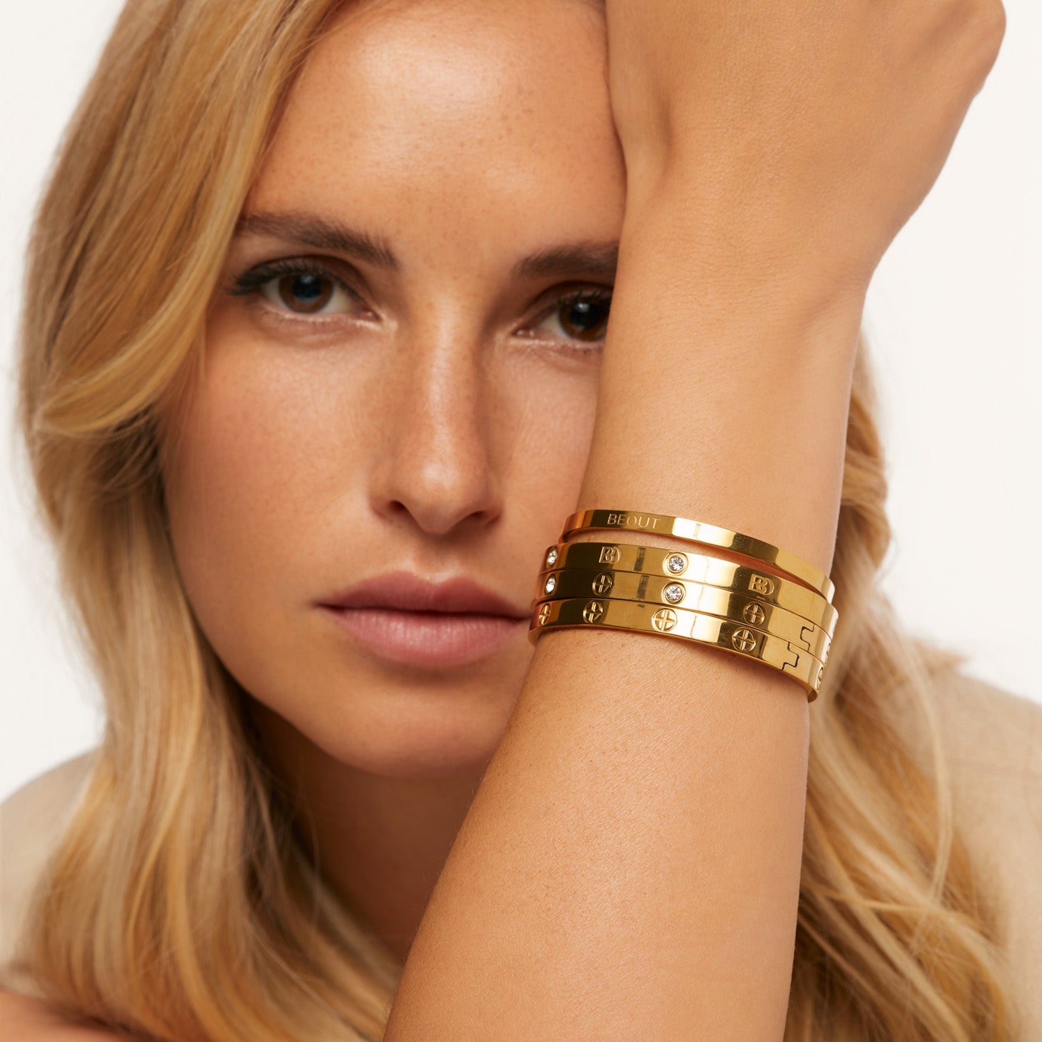 Bracelete Pedras de Glamour Banhado em Ouro 18k